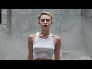 Miley cyrus 裸 在 她的 新 音樂 視頻